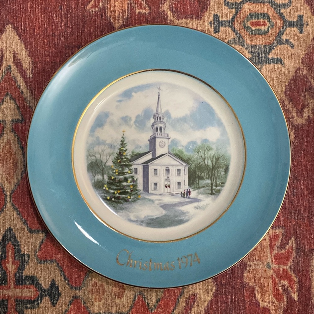 Vintage Avon plate 1974